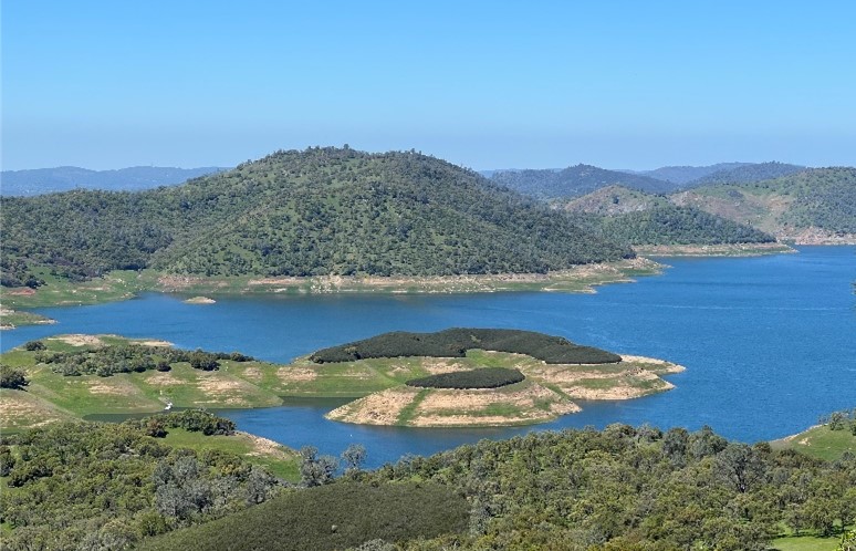 New Melones Lake from Table Mountain